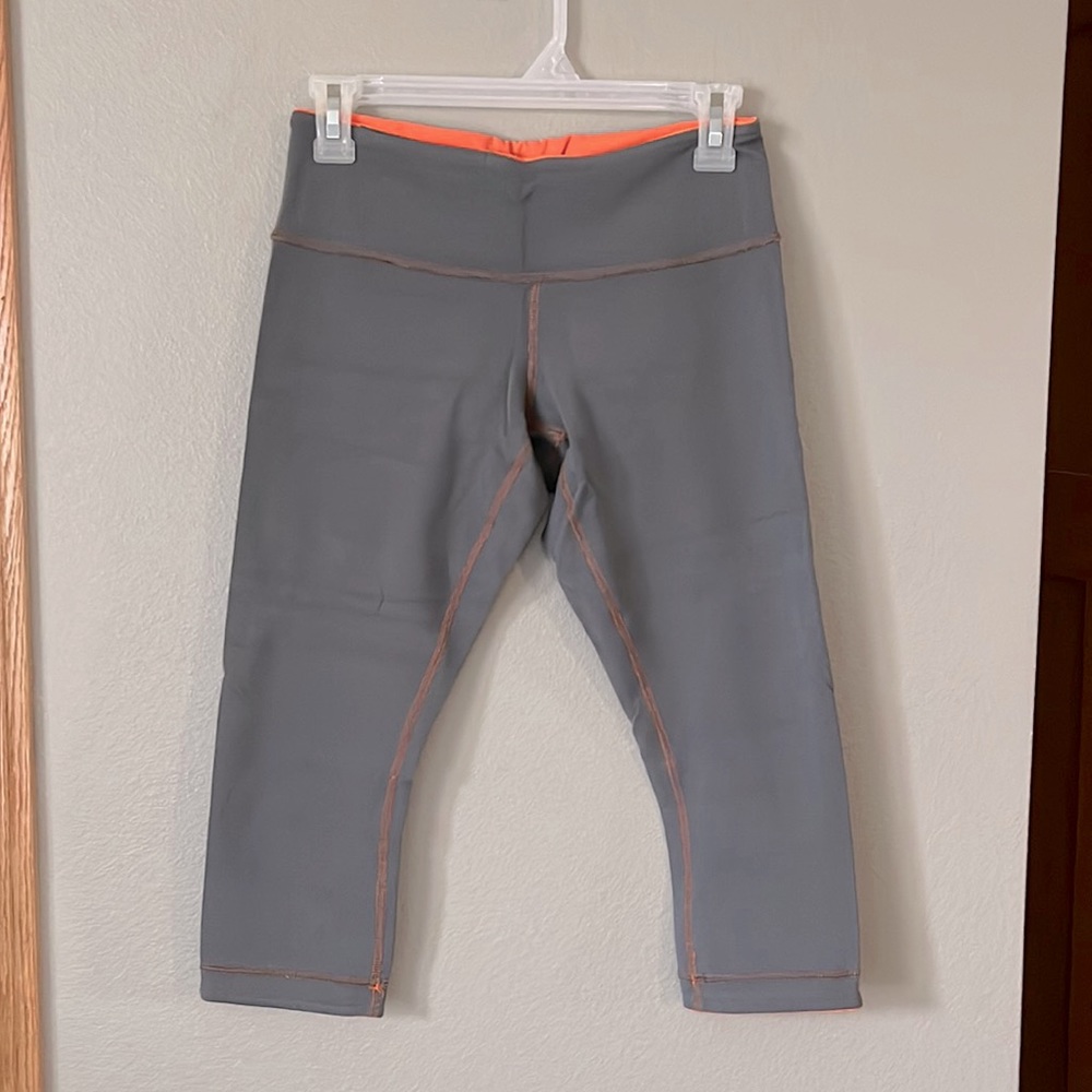 Lululemon reversible Wunder Unders size 8